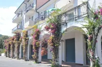 Residence Il Borgo Degli Ulivi Resort Hotels in Savona