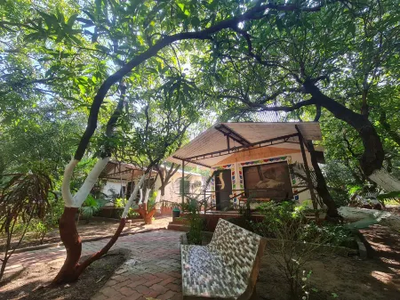 The Wilds Villa Gir Jungle Stay with Swimming Pool Отели в г. Gir Somnath