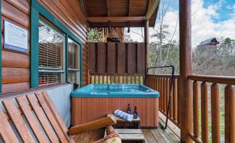 Annes Place by AvantStay Cozy Cabin with Hot Tub Games Near Dollywood Attractions