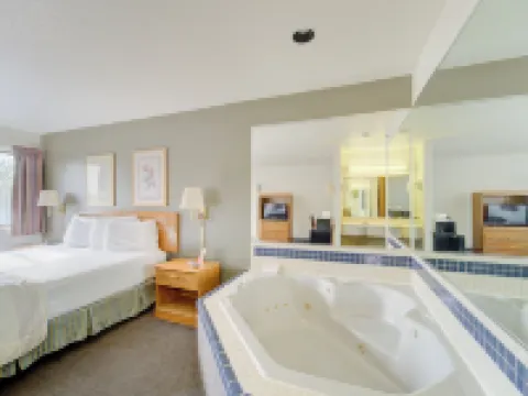 Capital O Amerihost Inn and Suites Fulton Hwy 54 MO Hotels in Fulton