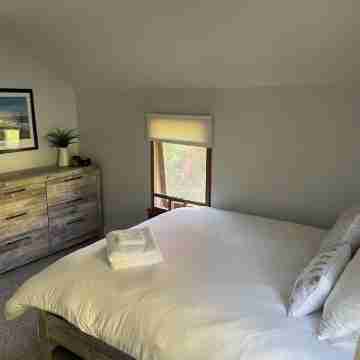 Spacious 5-Bedroom House in Eugene, Walking Distance to Campus, Hayward Field Rooms