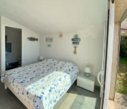 House Agosta Plage- Terrace with Sea View - Sea 500m - 10 People Hotels in Albitreccia