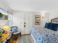 Charm on Main Hotels in Brewster