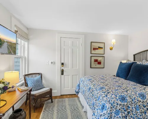 Charm on Main Hotels in Brewster