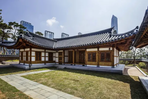 Gyeongwonjae By Walkerhill