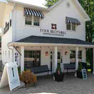 Heaven on Earth! 2 Bdr Fontana Flat, Walk to Lake Hotel Exterior