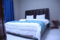 Founders Apartments Отели в г. 