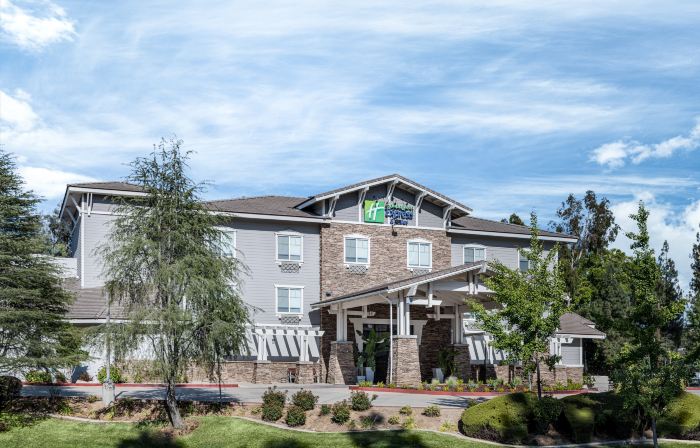 Holiday Inn Express & Suites SAN DIMAS by IHG