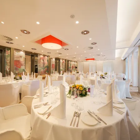 La Maison Hotel