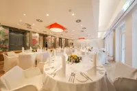 La Maison Hotel - breakfast