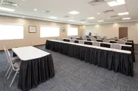 Holiday Inn Express & Suites PORTAGE by IHG