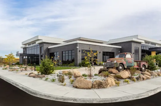 Holiday Inn & Suites CEDAR FALLS-WATERLOO EVENT CTR by IHG