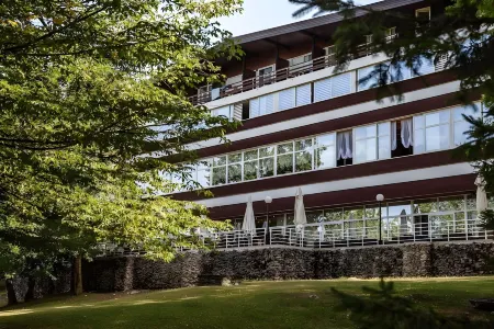 Hotel Jezero Отели в г. Пријебој