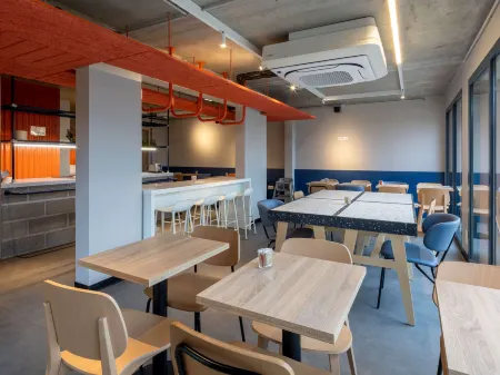 Ibis Budget Pontivy Centre Bretagne Отели в г. Понтиви