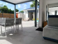 Villa  Bon Air Surrounded by Nature and Close to the Sea.