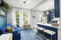 Refined 2Br • Free Parking • Easy Path to NYC