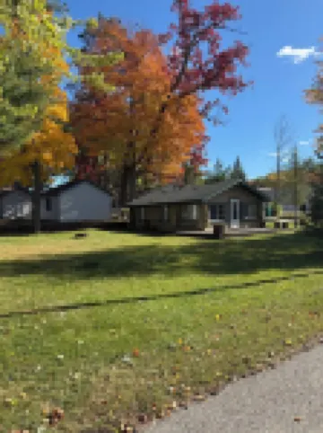 Charming Cabin Near Houghton Lake in Peaceful Prudenville with Heat!
