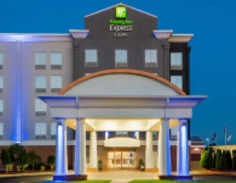 Holiday Inn Express & Suites FREDERICKSBURG by IHG