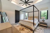 Contemporary Naples Home w/ Outdoor Kitchen & Pool - 3-Star