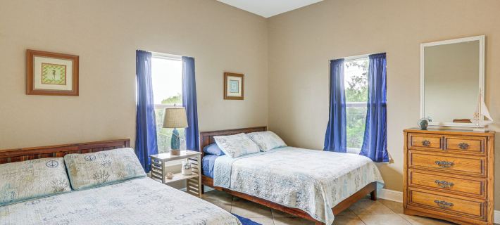 Family-Friendly Waterfront Oasis: 7 Miles to Beach Hotels in Wakulla County