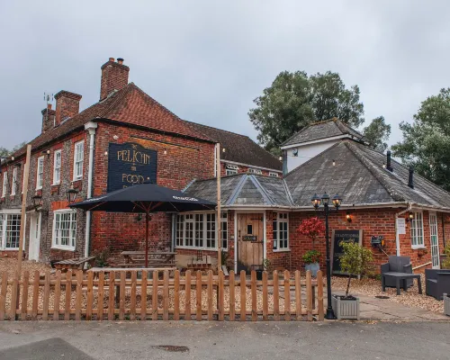 The Pelican Inn Hotels in Froxfield