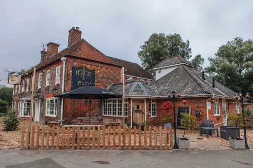 The Pelican Inn Hotels in Hungerford