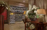 Royal Garden Villas, Luxury Hotel - 5-Star