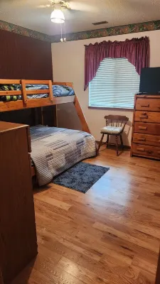 Charming 2-bedroom condo with WiFi, AC in fantastic Landing at Mark Twain Lake