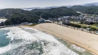 Yangyang Alps Beach - Pemandangan Pantai
