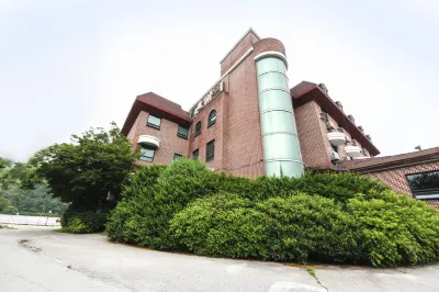 Feel Motel Hotels in 