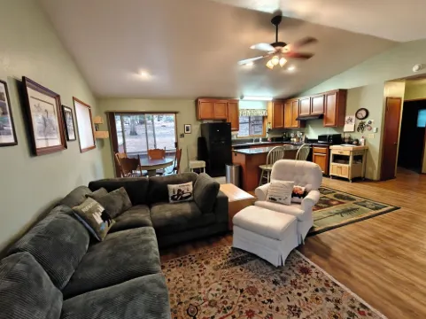 2-bedroom cabin in Lake Almanor West.