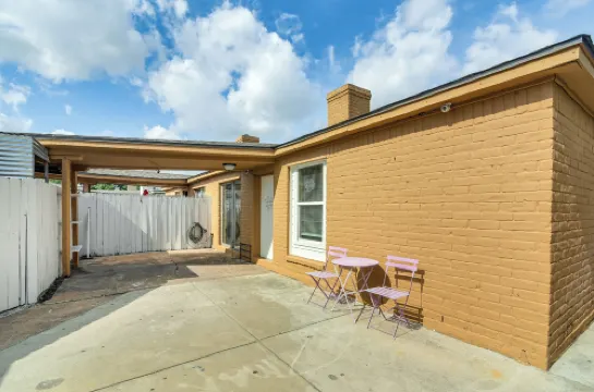 距唐人街2英里：寵物友好的休斯頓家園