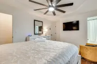 7 Mi to Dtwn ATL: Upscale Family Home w/ Balcony - balcony