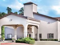 The Piney Woods Inn Hotels in Walker County
