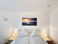 Waldklang Titisee - with Terrace and Garden Access 蒂蒂湖-新城酒店