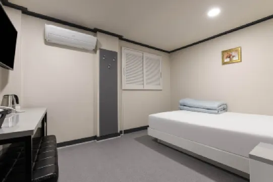 Jongno (Daehangno) Palace โรงแรมใกล้พิพิธภัณฑ์กุญแจ