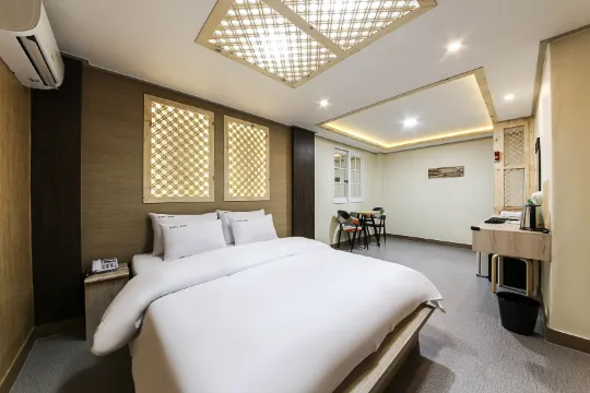 Andong Brown Dot and Andong Culture Street Branch