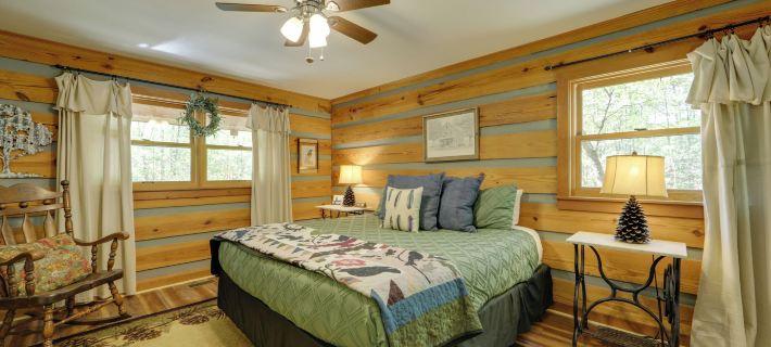 Hot Tub and Fire Pit! Creekfront Bryson City Cabin Hotels in Swain County