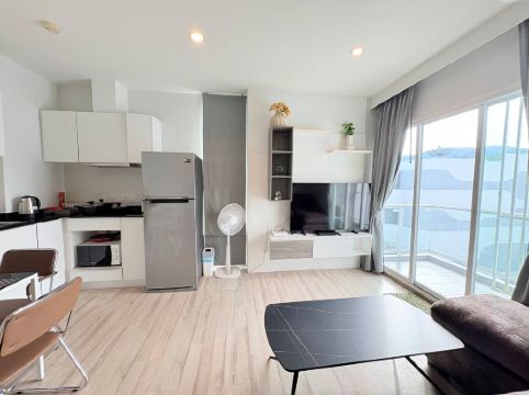 The closest accommodation next too central Mall
