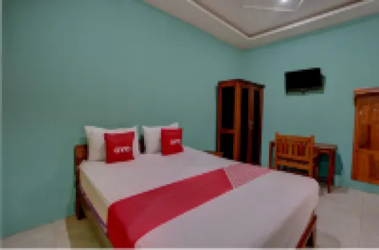 Hotel O Sahabat Syariah Near Plasa Telkom Bawean