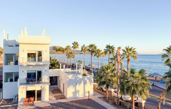 BAJA MIA SUITES AND TOURS
