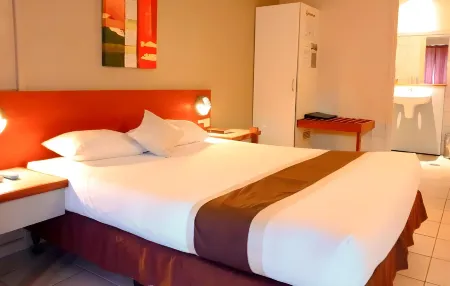 Peninsula International Hotel