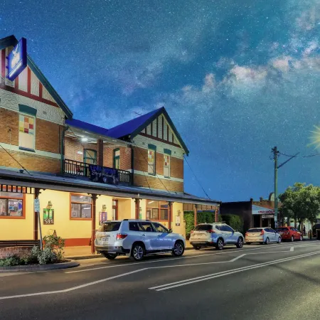 Maclean Hotel