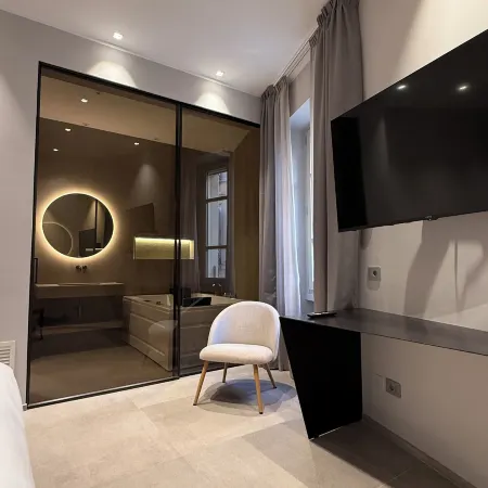 Leopoldo Suites