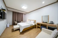 Boryeong Island Hotel - 2-Star