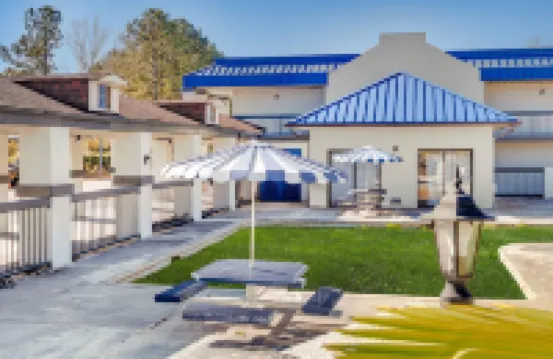 Rodeway Inn Hotels in Greenwood