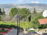 Charming 2-bedroom apartment with WiFi, AC in quaint Mikhmanim Hotels in Akko