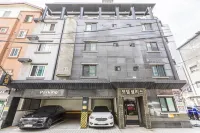 Motel Palace โรงแรมใกล้โอลิมปิค พาร์ค