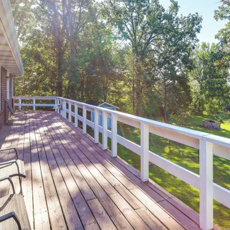 Lakefront Arkansas Escape w/ Grill, Dock & Kayaks!