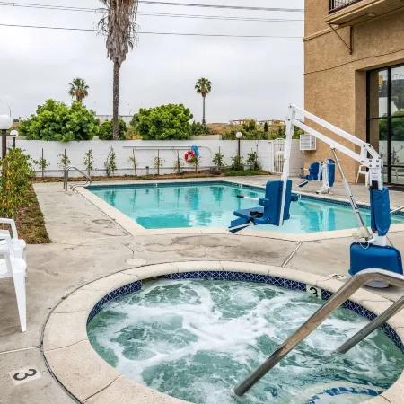 Motel 6 Gardena, CA - South